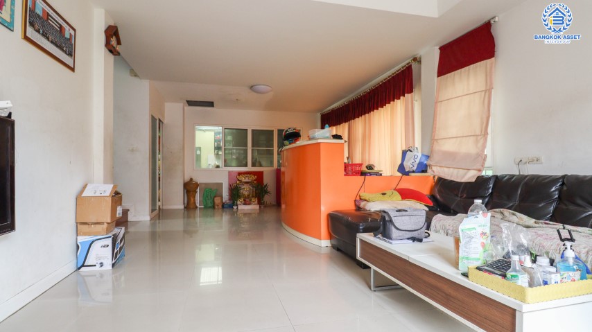 *****บ้านเดี่ยวมือสองย่านปทุมธานี ม.ศุภาลัยวิลล์ ศรีสมาน-ปทุมธานี บนเนื้อที่ 53.1 ตร.ว. พื้นที่ใช้สอย 170 ตร.ม. ฟังก์ชัน 4 ห้องนอน 3 ห้องน้ำ 2 ที่จอดรถ บ้านสวยราคานี้หาที่ไหน!! 15 นาทีก็ถึงโรบินสันศรีสมาน และทางด่วน "ศรีสมาน" จองเลย!